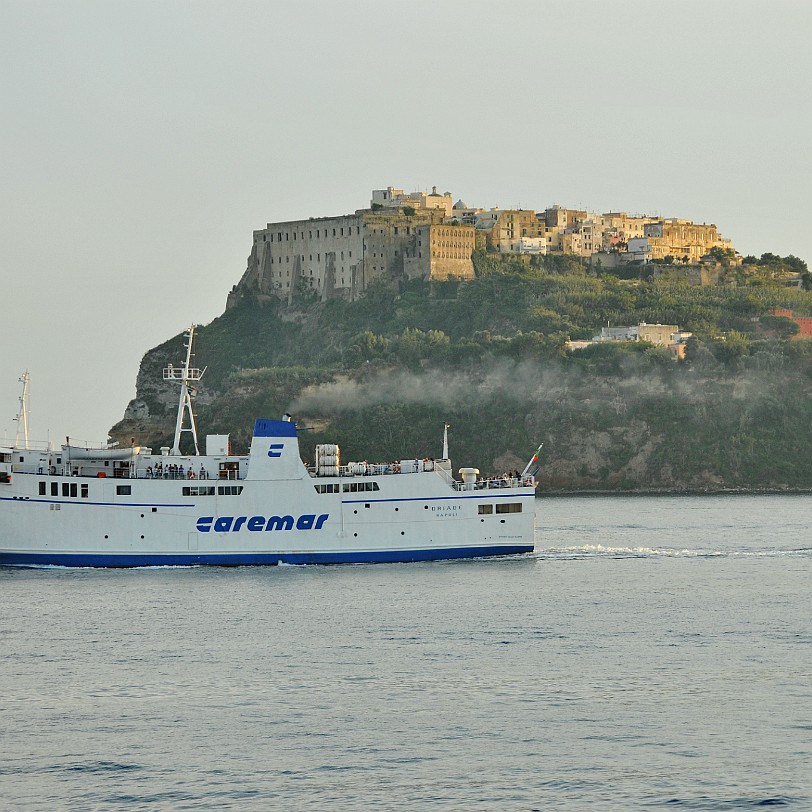 2014-10 Ischia [099] Ãberfahrt Neapel - Ischia