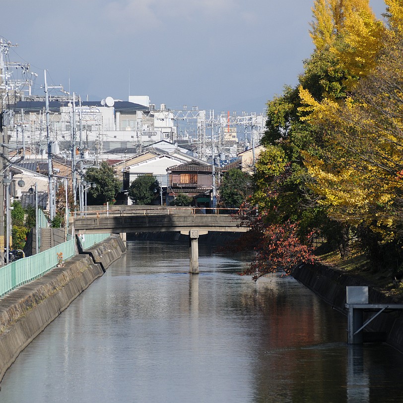 DSC_4533 Auf dem Weg zum Fushimi Inari-Taisha, ein Shinto-Schrein im Stadtbezirk Fushimi der Stadt Kyoto.