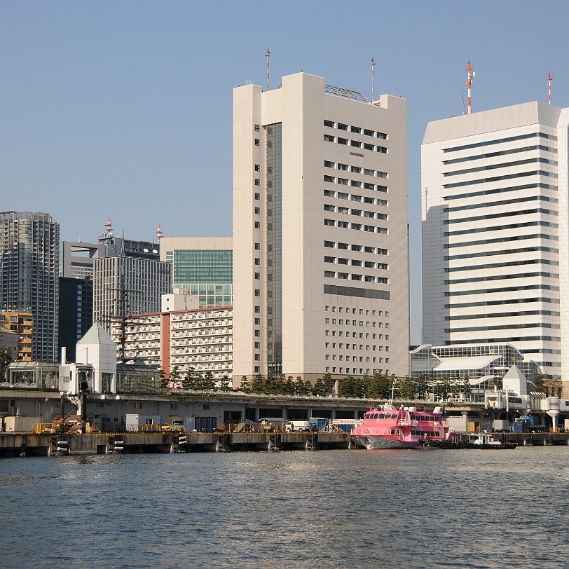 DSC_5981 Tokio Bootcruising über den Sumida Flus. Sumida ist einer der 23 Stadtbezirke Tokios. Der Name des Stadtbezirks kommt von dem gleichnamigen Fluss Sumida. Auf...