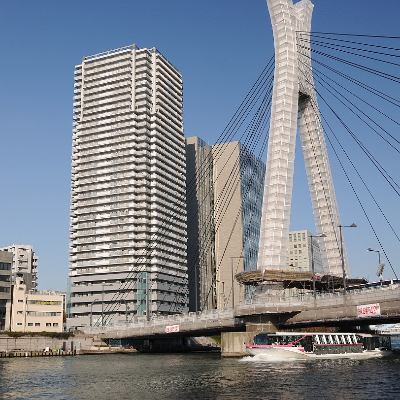 DSC_6001 Tokio Bootcruising über den Sumida Flus. Sumida ist einer der 23 Stadtbezirke Tokios. Der Name des Stadtbezirks kommt von dem gleichnamigen Fluss Sumida. Auf...