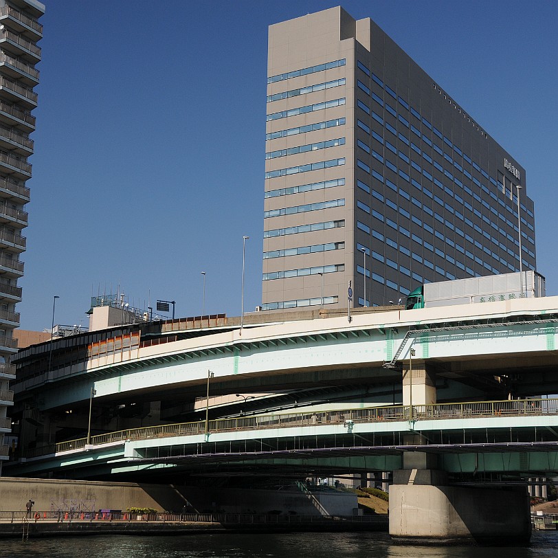 DSC_6011 Tokio Bootcruising über den Sumida Flus. Sumida ist einer der 23 Stadtbezirke Tokios. Der Name des Stadtbezirks kommt von dem gleichnamigen Fluss Sumida. Auf...