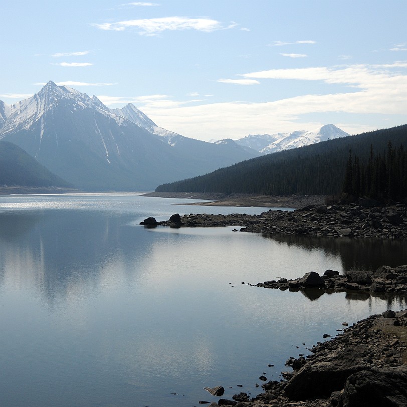 DSC_0554 Kanada; Alberta; Nationalpark; Jasper; Medicine Lake Der Medicine Lake ist ein See im Jasper-Nationalpark in der kanadischen Provinz Alberta, 20 km südöstlich...