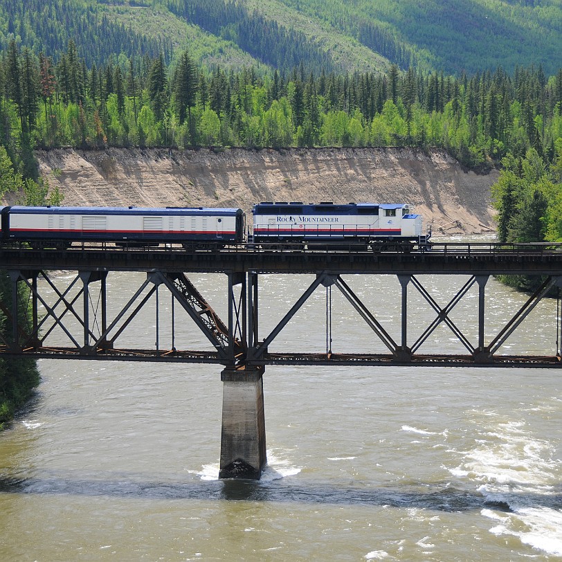 DSC_0760 British Columbia; Kanada; Yellowhead Highway; Eisenbahn; Canadien Mountaineer