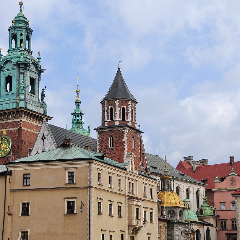2011-04 Krakau [261] Der Wawel ist die ehemalige Residenz der polnischen Könige in Krakau. Die Burganlage liegt auf einem Hügel (228 m über dem Meeresspiegel) über der Weichsel....